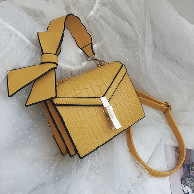 

Bags2019 new womens bag trend bag female new fashion solid color diagonal womens semi-circular lock small square bag