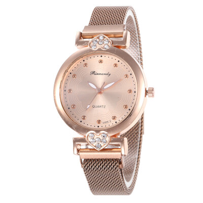 

New summer ladies hot heart-shaped diamond magnet magnet watch strap watch student simple quartz watch