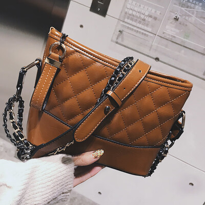 

Big bag female 2019 new rhomboid chain bag chic port style retro large capacity oblique span small square bag