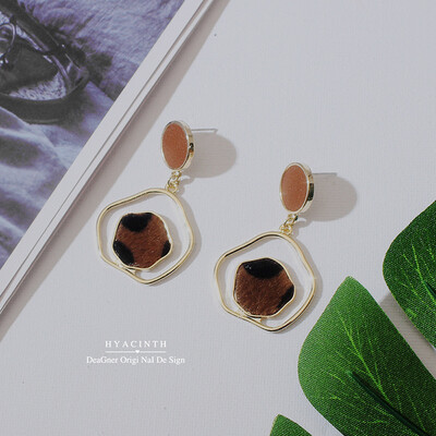 

In 2019 the new brand design original leopard earrings for women