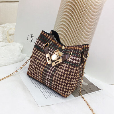 

Ins port wind retro bucket bag 2018 new Korean fashion autumn&winter plaid shoulder messenger bag chain handbag