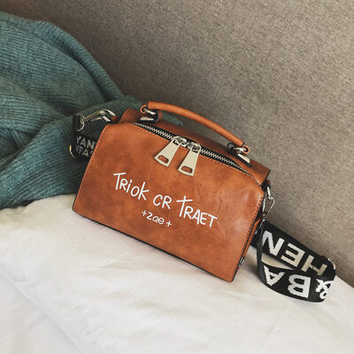 

Women Shoulder Messenger Bag Boston Handbag Fashion Letter Printing Halloween Tote Bags Wide Strap Crossbody Bag for Women Sac
