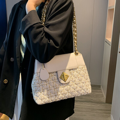 

New lady bag 2019 autumn&winter popular Korean version of the large-capacity woolen shoulder bag foreign gas wild chain big bag
