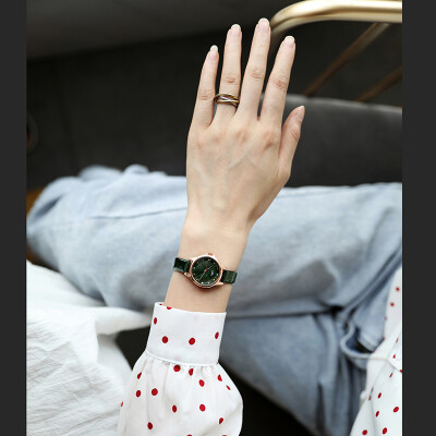 

Ins wind sen temperament Korean fashion retro chic simple belt cool wind student quartz watch female