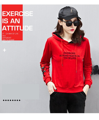 

Fall 2018 new Korean version of the fashionable golden fleece bodysuit casual sportswear two-piece womens wear