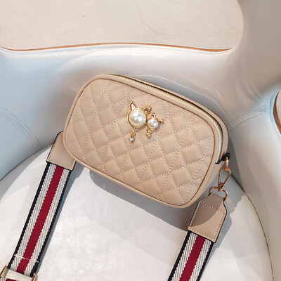 

The new fashionable style of the young&refreshing woman in summer the ladys bag with one shoulder&inclined shoulder and