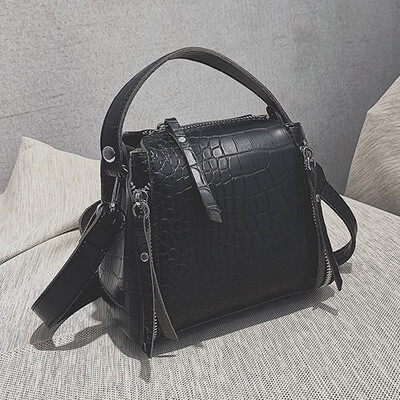 

Small fresh womens bag 2019 summer new style Korean version of the handbag one shoulder slanted bucket bag tide one shoulder on