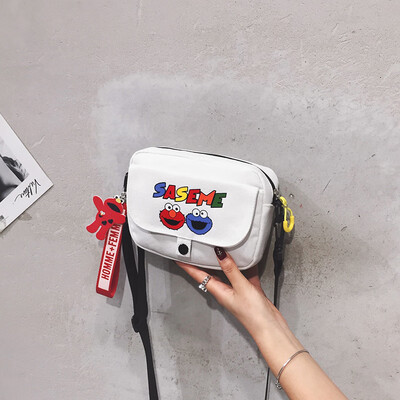 

Canvas small bag handbags new 2019 Korean version of the wild small square bag casual girl cartoon shoulder Messenger bag tide