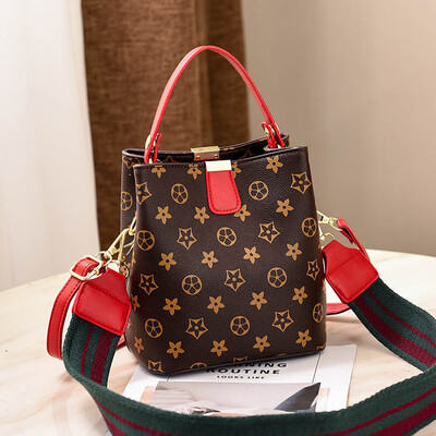 

Bucket bag shoulder bucket bag diagonal shoulder bucket bag Korean version of the shoulder diagonal shoulder bucket bag