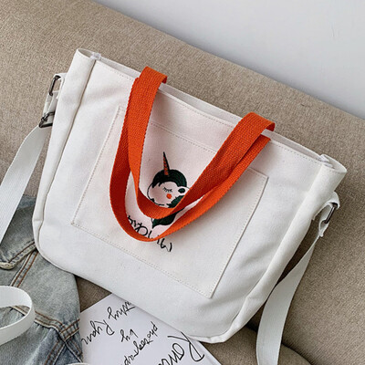

On the new canvas womens bag 2019 new Korean version of the small fresh fashion with one shoulder slanted to support the bag