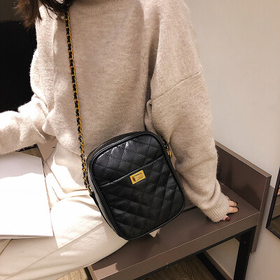 

Qiao Bani 2019 new European&American style fashion simple rhombic chain bag wild embroidery line single shoulder diagonal tide handbag