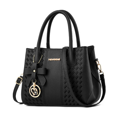 

Ladies bag 2019 spring new cool Korean version of the handbag female big bag shoulder bag Messenger bag