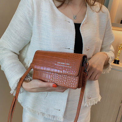 

Bag female 2019 new Korean version of the simple wild single shoulder small square bag fashion Sen retro crocodile pattern Messenger bag