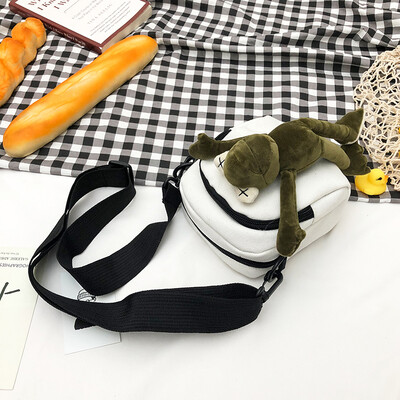 

Bags canvas bags ladies one shoulder diagonal bags cute dolls students Korean version of the ancient girl inssen Departmen