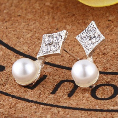 

Hot Fashion Simulated Pearls Crystal Tiny Heart Leaf Star Triangle Flower Bowknot Cherry Stud Earrings For Women Cheap Jewelry