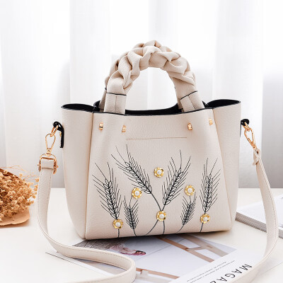 

Womens bag 2019 spring&summer new bag European&American big bag fashion wild womens bag Messenger bag