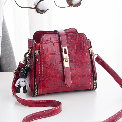 

On the new small bag bucket bag fashion fresh stone messenger bag net red texture shoulder ins super fire