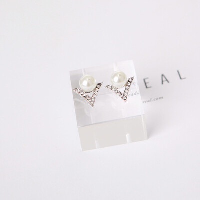 

Exquisite Simulated Pearl Stud Earrings Fashion Long Statement Earrings for Womenn Party Wedding Female Jewelry Gift