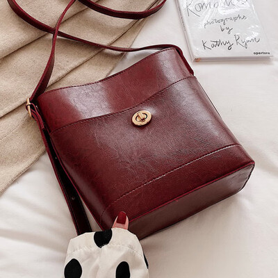 

Hong Kong wind bag female 2019 new personality Joker bucket bag casual simple Korean shoulder Messenger bag