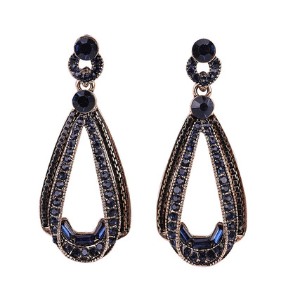 

Fashion Long Geometric Crystal Earrings Exaggerated Female Temperament Earrings