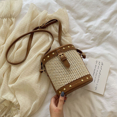 

Tailored Women Beach Rivet Decorative Straw Bucket Bag Burlap Square Bag Messenger Bag
