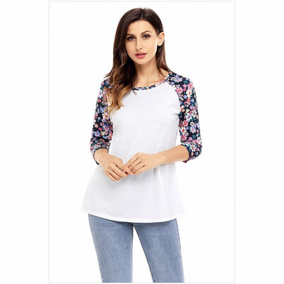 

Round neck horns seven-point sleeves retro printed casual straight top
