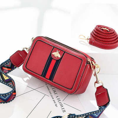 

On the new womens bag wide shoulder strap messenger bag simple small square bag shoulder camera bag tide 2018