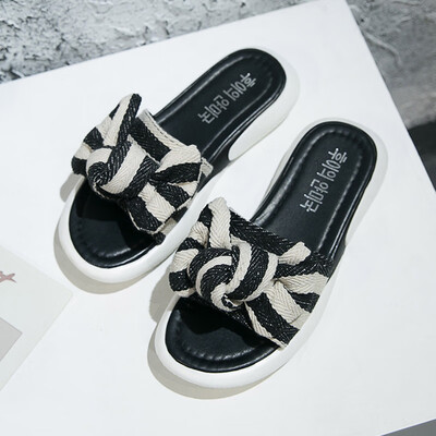 

Slipper female Xia ins tide flat-bottomed fashion student beach shoes personality chic sandals
