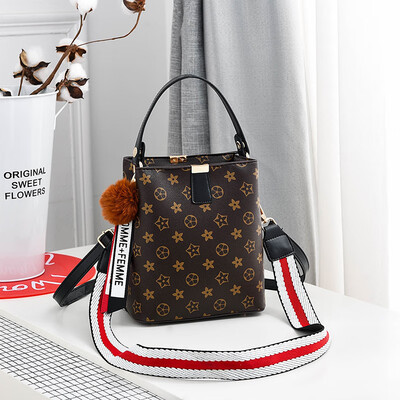 

Female bag 2019 spring new Korean fashion handbag cool tide shoulder Messenger bag cross-border