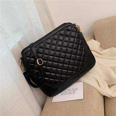 

Small fragrance rhombic embroidered line bag female 2019 new Korean version of the wild single shoulder slung fashion large capacity small square bag