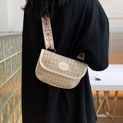 

Foreign air small bag female 2019 new Korean fashion casual chest bag wild wide shoulder strap shoulder Messenger bag pocket