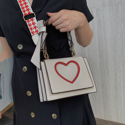 

New love bag female 2019 fashion wide shoulder strap shoulder slung fairy bag Lolita bow small square bag