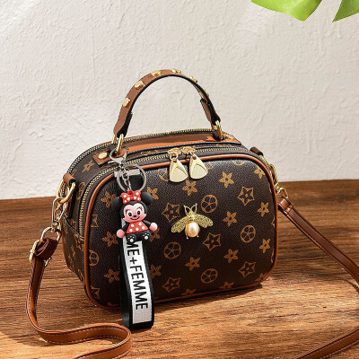 

On the new female bag tide Korean version fashion lady simple single shoulder oblique satchel handbag