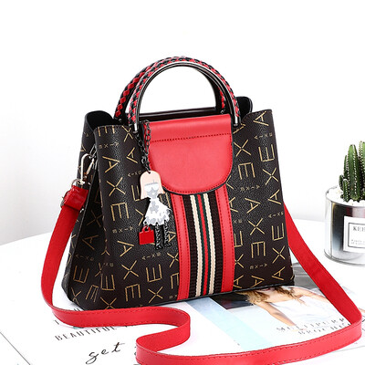 

In summer the new bag lady Korean version of single shoulder oblique handbag has the temperament of simple&large-capacity bag