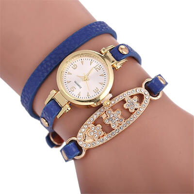 

2018 Bling Diamond Bracelet Dress Wrist Watch Simple luxury Temperament Womens Watch Business Precise Gift Fashionable clock D