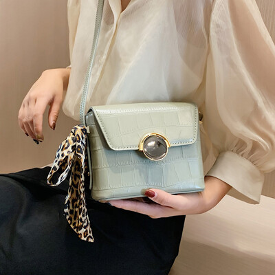 

Bag female 2019 summer new small fresh net red bucket bag texture Messenger bag Korean fashion shoulder bag