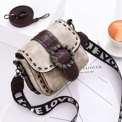 

On the new womens fashion lady simple Korean version of the one-shoulder oblique satchel personality girl bag