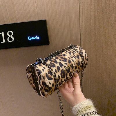 

Roller bag female Messenger bag new Korean version of the hairy bag chain Messenger bag fashion leopard print shoulder