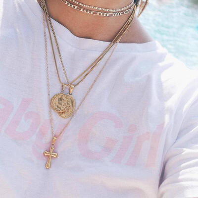 

Vintage Female Necklace Virgin Mary Cross Pendant Multilayer Gold Necklace Set Glamour Lady Wedding Party Jewelry