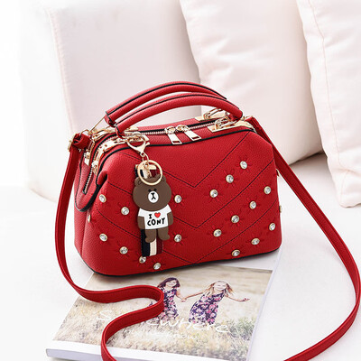 

Summer Korean ladies handbags confident urban elegant versatile steel clip rivet shoulder diagonal package