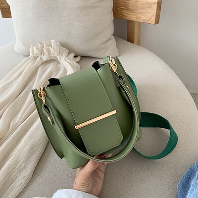 

Chaohan version 100 small bag summer simple portable womens bag new 2019 fashion bucket bag single shoulder oblique satchel bag