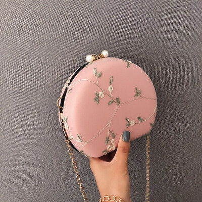 

2019 summer new temperament wild shoulder bag small fresh fairy fashion embroidered chain slung semicircle