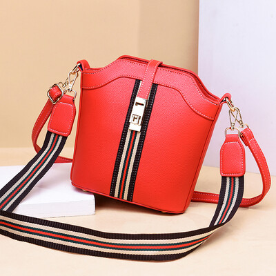 

Autumn&winter bucket Korean version of Joker Messenger bag texture foreign gas net red ins student small single shoulder