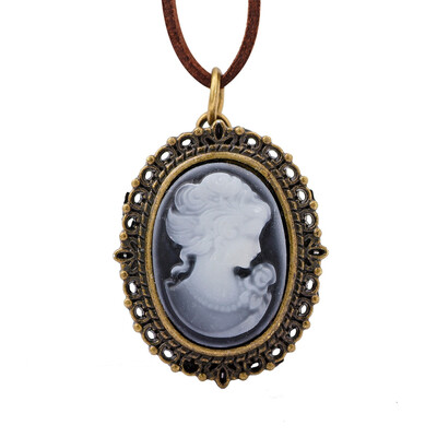 

Beauty Woman Anaglyph Pocket Watch