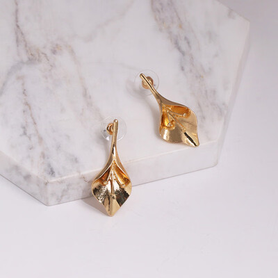 

AOEMAN women trendy simulated pearl statement dangle earrings vintage party jewelry accessories gold color metal drop earrings