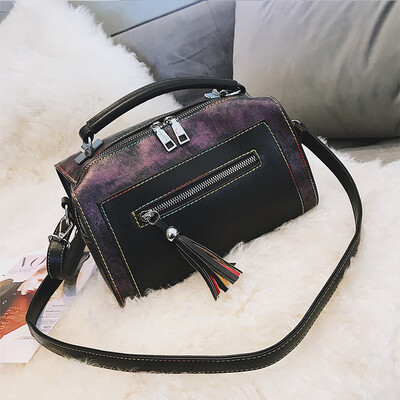 

Bag female 2019 new Korean version of the portable fashion hit color casual wild wide shoulder strap shoulder Messenger Boston bag