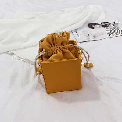 

Summer new personality bag female bag 2019 new fashion drawstring Messenger bag shoulder chain small square box bag
