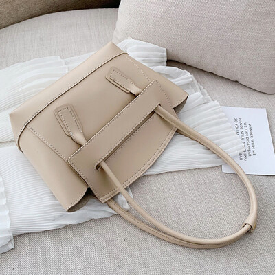 

On the new large bag women 2019 new stylish texture shoulder bag Joker leisure large capacity handbags