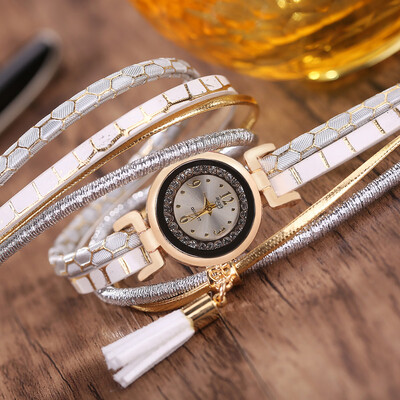 

New hot womens pearl center copper pendant bracelet watch dial diamond rivet quartz watch