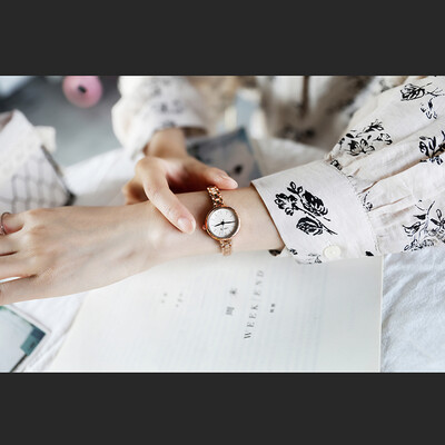 

Bracelet watch female minimalist ins wind temperament small retro ladies watch female students small dial